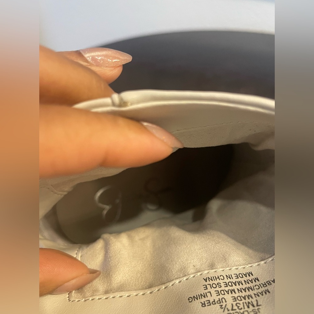Jessica Simpson bootie. Size 6.5 - Picture 2 of 5